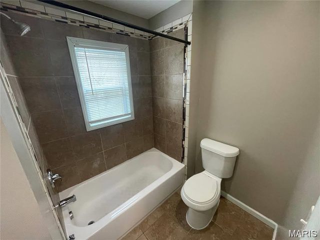 6155 Emerald Avenue, St Louis, MO 63135