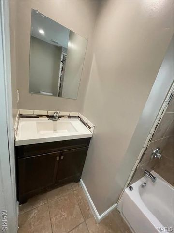 6155 Emerald Avenue, St Louis, MO 63135