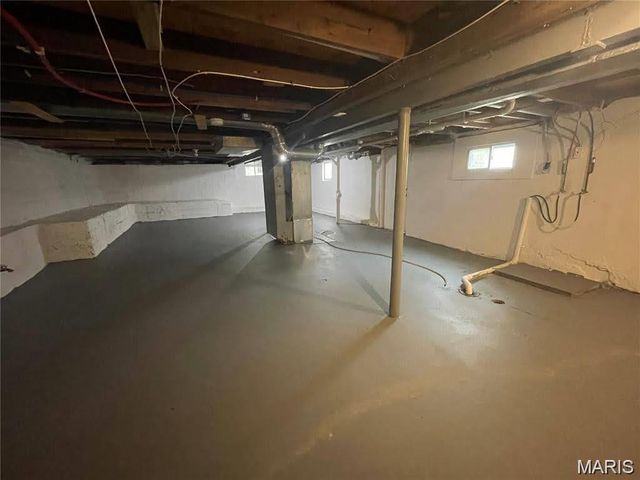 6155 Emerald Avenue, St Louis, MO 63135