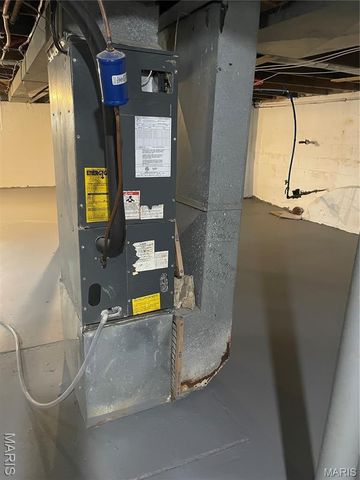 6155 Emerald Avenue, St Louis, MO 63135