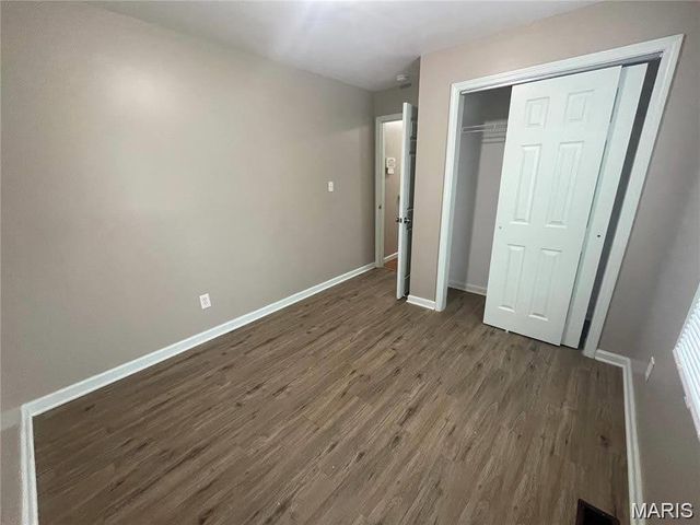 6155 Emerald Avenue, St Louis, MO 63135