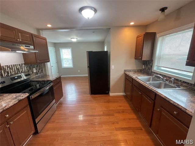 6155 Emerald Avenue, St Louis, MO 63135