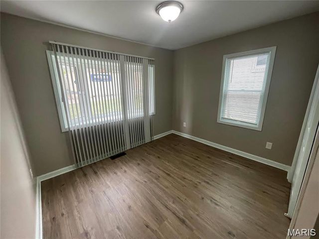 6155 Emerald Avenue, St Louis, MO 63135