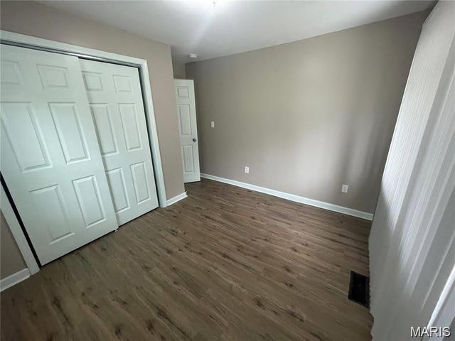 6155 Emerald Avenue, St Louis, MO 63135