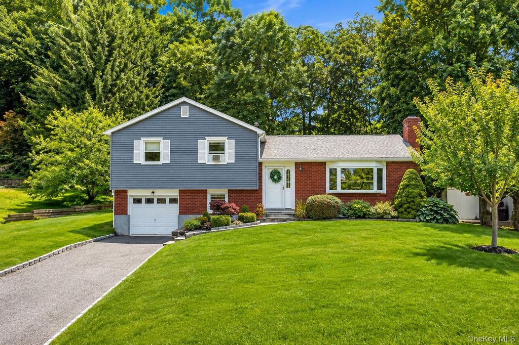 617 Cardinal Road, Cortlandt Manor, NY 10567