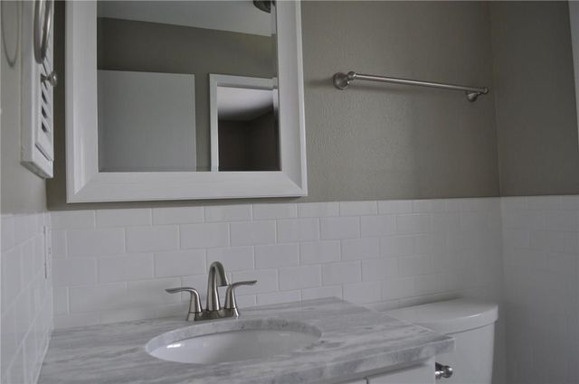 1210 B W 22nd ST, Austin, TX 78705
