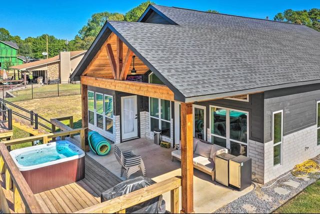 119 Hilltop Drive, Trinidad, TX 75163