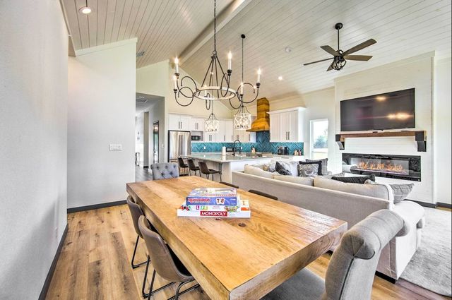 119 Hilltop Drive, Trinidad, TX 75163