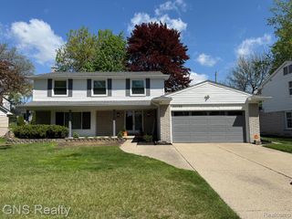 20780 Wayland Street, Southfield, MI 48076