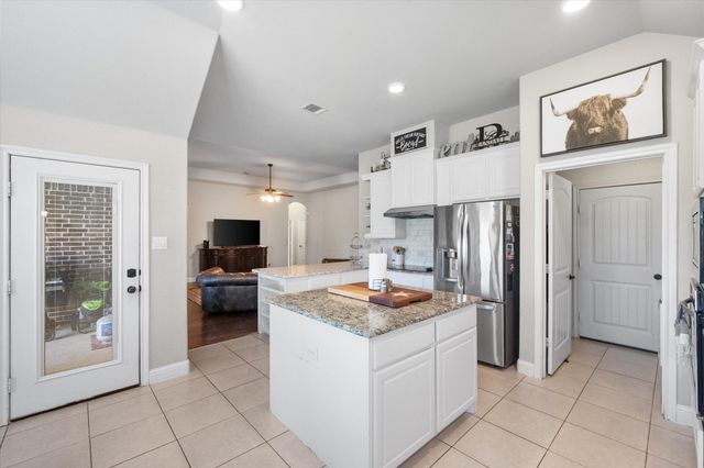 12405 Cedar Knoll Drive, Fort Worth, TX 76028