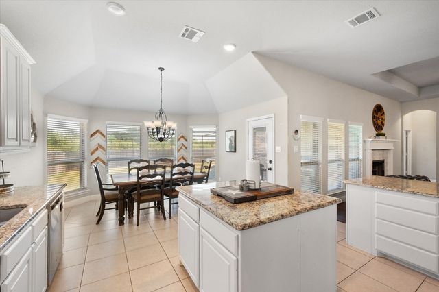 12405 Cedar Knoll Drive, Fort Worth, TX 76028