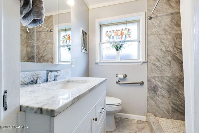 206 Elmwood Drive, Lafayette, LA 70503