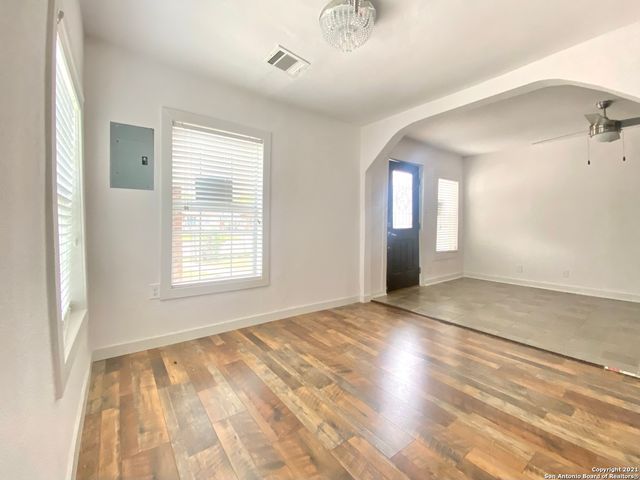 3237 COLIMA ST, San Antonio, TX 78207