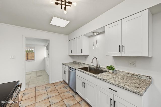 12214 N AUGUSTA Drive, Sun City, AZ 85351