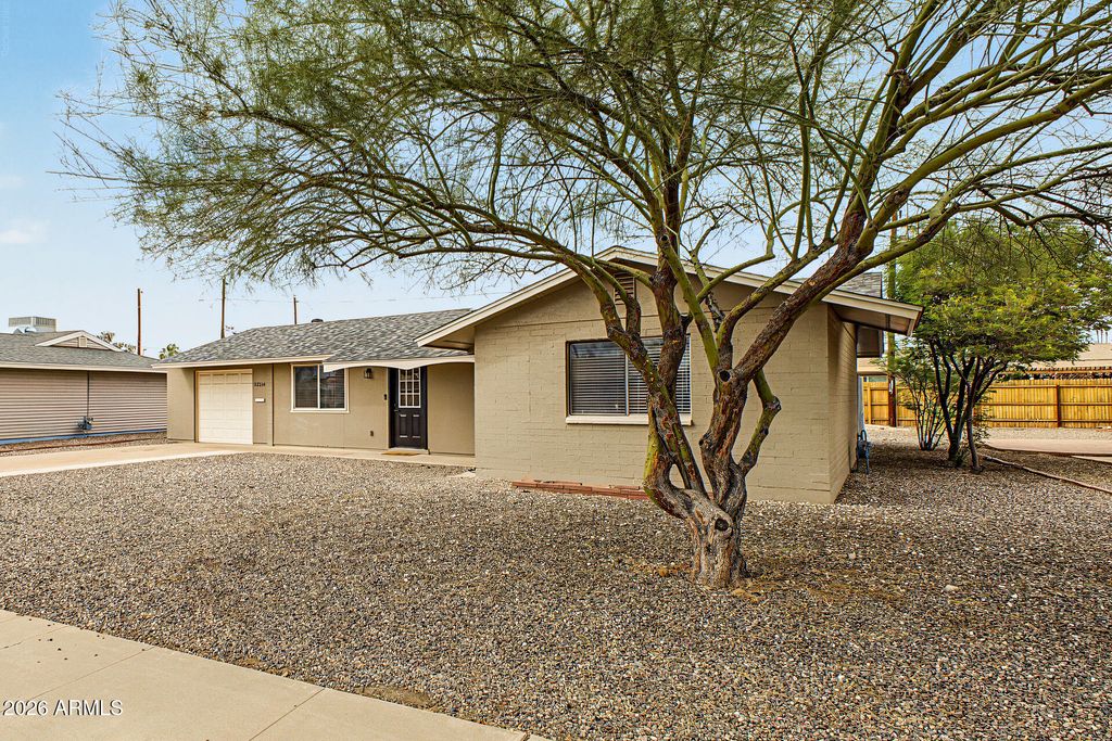 12214 N AUGUSTA Drive, Sun City, AZ 85351 — photo 3