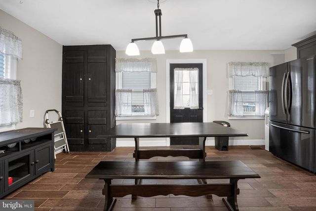 8 LAKE ST, Mullica Hill, NJ 08062