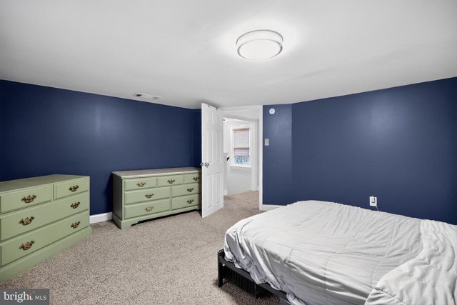 8 LAKE ST, Mullica Hill, NJ 08062