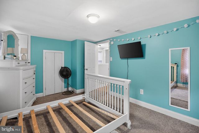 8 LAKE ST, Mullica Hill, NJ 08062