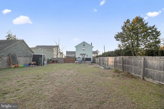 8 LAKE ST, Mullica Hill, NJ 08062