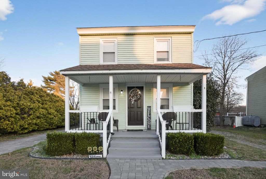 8 LAKE ST, Mullica Hill, NJ 08062