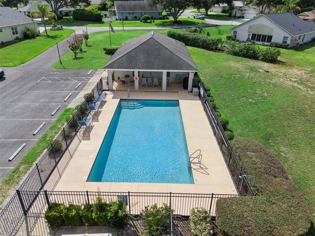 77 FAIRWAY CIRCLE 101, Umatilla, FL 32784