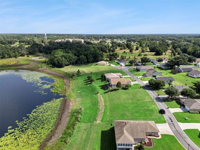 77 FAIRWAY CIRCLE 101, Umatilla, FL 32784