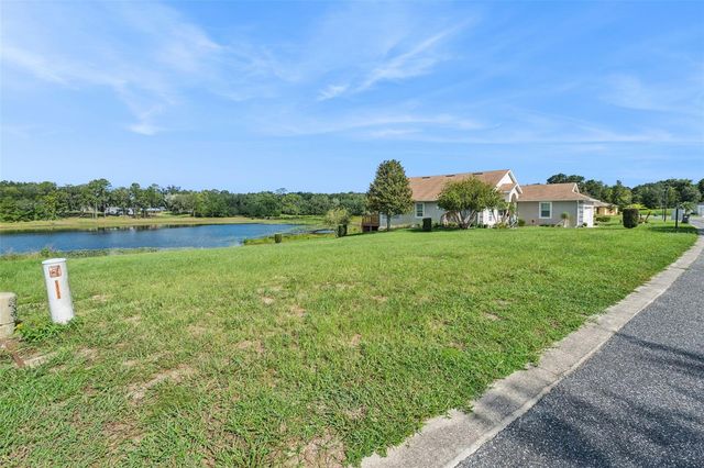 77 FAIRWAY CIRCLE 101, Umatilla, FL 32784