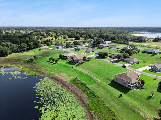 77 FAIRWAY CIRCLE 101, Umatilla, FL 32784