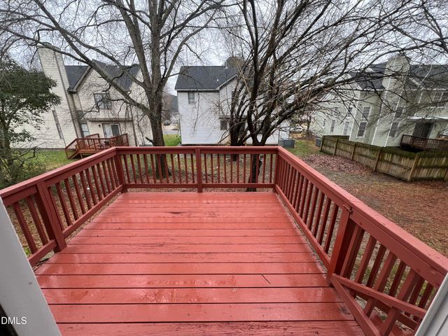 616 Hanska Way, Raleigh, NC 27610