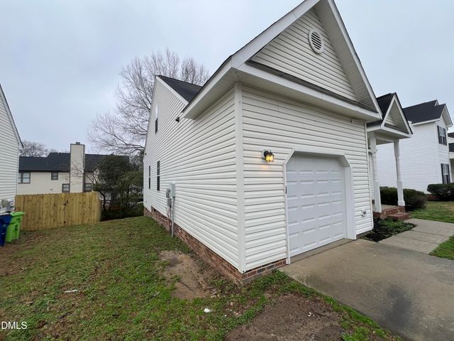 616 Hanska Way, Raleigh, NC 27610