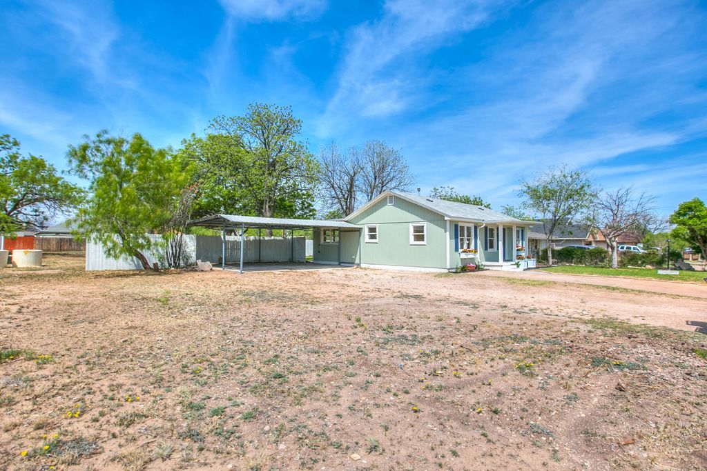 Image 5 of property listing at 2822 Abilene Street, San Angelo, TX 76901