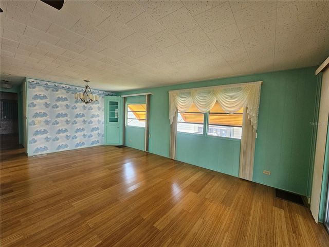 18675 US HIGHWAY 19 N 498, Clearwater, FL 33764