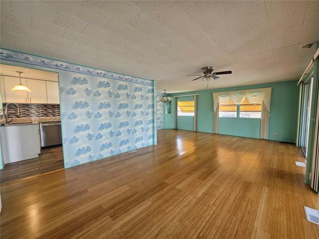 18675 US HIGHWAY 19 N 498, Clearwater, FL 33764