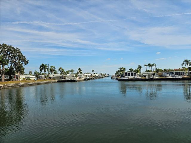 18675 US HIGHWAY 19 N 498, Clearwater, FL 33764