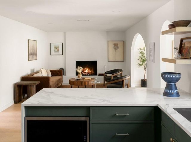 2210 Comburg Castle WAY, Austin, TX 78748