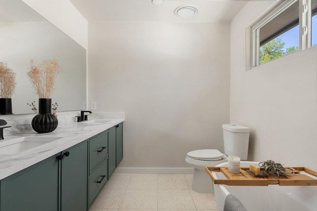 2210 Comburg Castle WAY, Austin, TX 78748