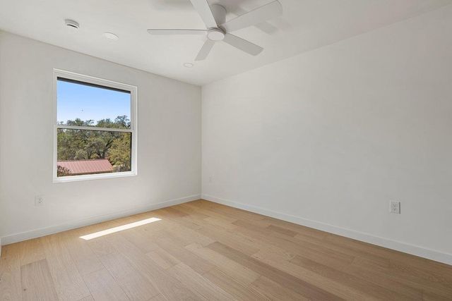 2210 Comburg Castle WAY, Austin, TX 78748