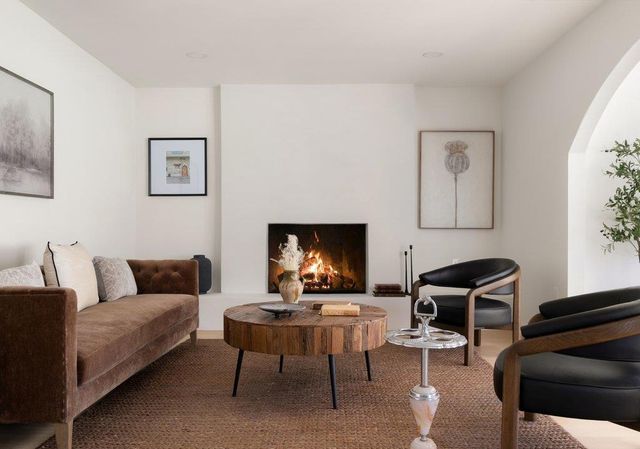 2210 Comburg Castle WAY, Austin, TX 78748