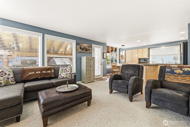 8310 61st Street W, University Place, WA 98467