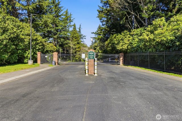 8310 61st Street W, University Place, WA 98467