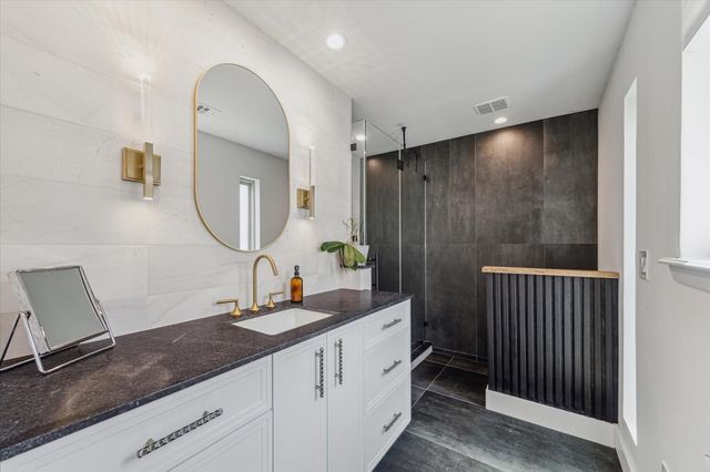 7703 Bobbitt Lane D, Houston, TX 77055