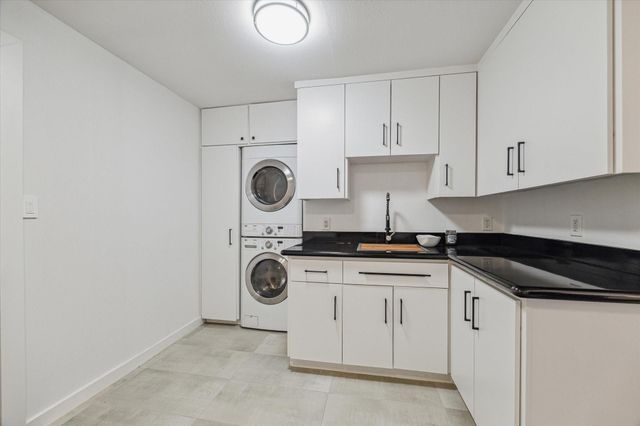 7703 Bobbitt Lane D, Houston, TX 77055