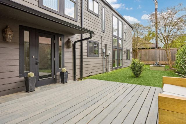 7703 Bobbitt Lane D, Houston, TX 77055