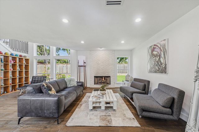 7703 Bobbitt Lane D, Houston, TX 77055