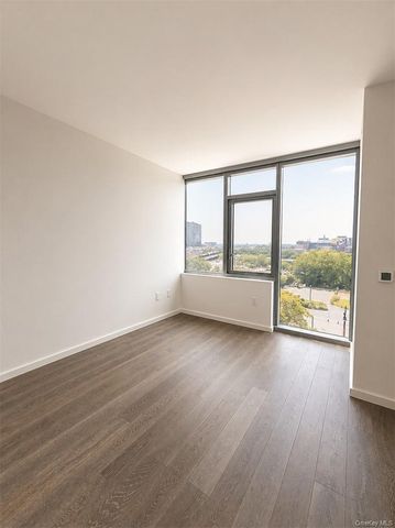 13336 37th Avenue 6E, Flushing, NY 11354