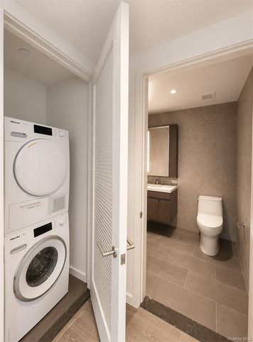 13336 37th Avenue 6E, Flushing, NY 11354