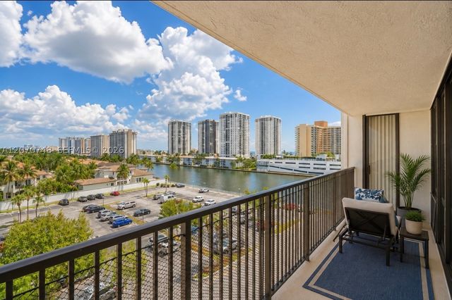 1000 Parkview Dr 715, Hallandale Beach, FL 33009