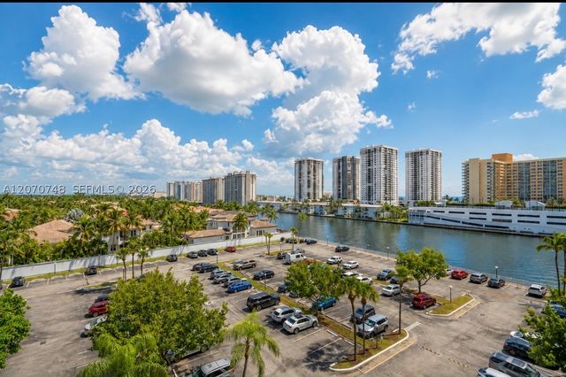 1000 Parkview Dr 715, Hallandale Beach, FL 33009