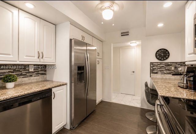 1000 Parkview Dr 715, Hallandale Beach, FL 33009