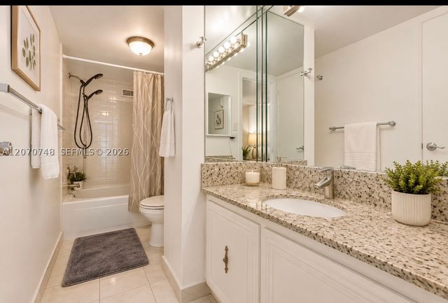 1000 Parkview Dr 715, Hallandale Beach, FL 33009